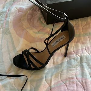 Steve Madden STUNIR strapped heels